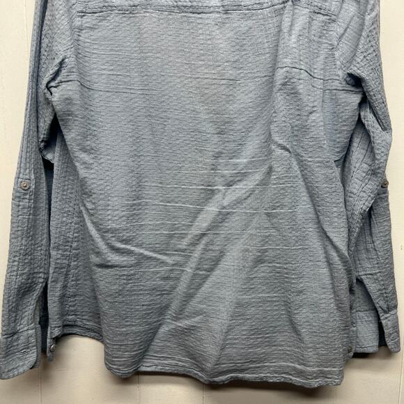 Eddie Bauer Classic Fit Women's Blue Shirt Size Large Button Front Breathable - Picture 8 of 9